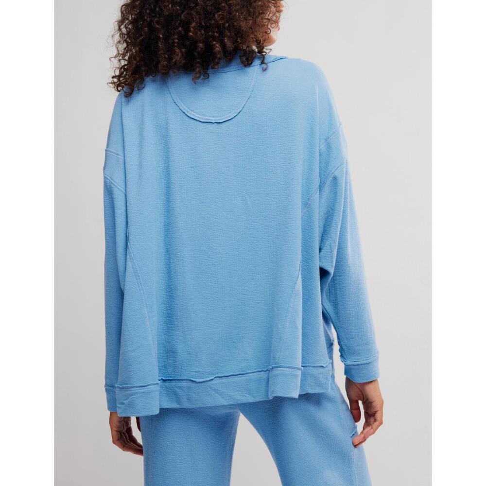 NEW FREE PEOPLE staycation pullover in blue - Picture 4 of 6